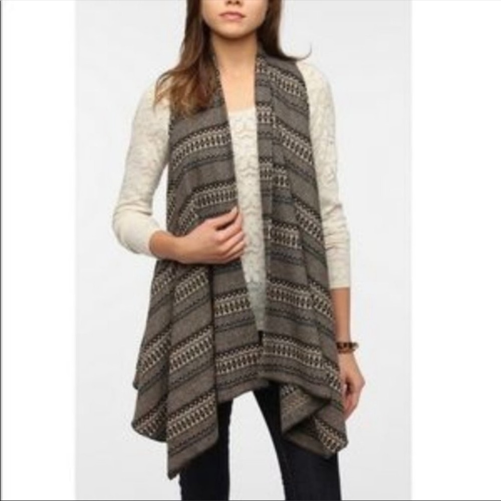 💰Bundle 3/$30 Anthropologie Staring Stars Aztec asymmetrical Vest XS Tan Black